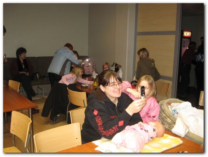 642x481 pixels (104K)